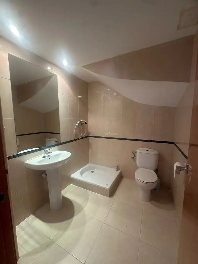 Baño de Dúplex en venta en Vilanova del Vallès con Aire acondicionado, Calefacción y Terraza