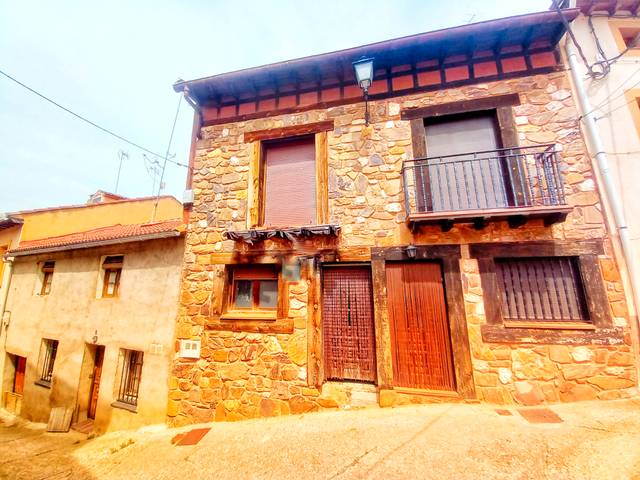 Casa adosada en Venta en Calle Olmo, 8 en Ayllón