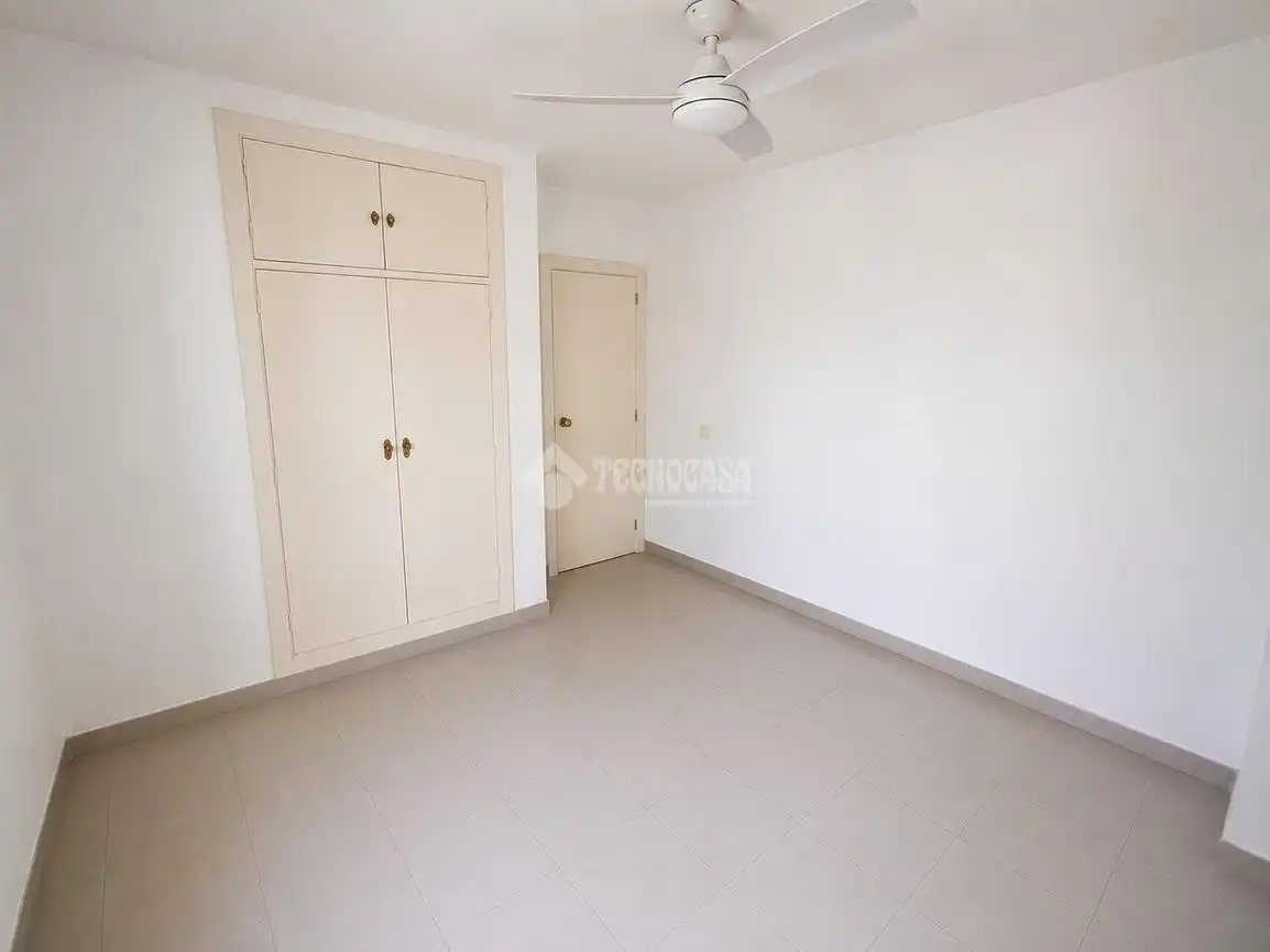 Schlafzimmer von Wohnung zum Verkauf in Alameda