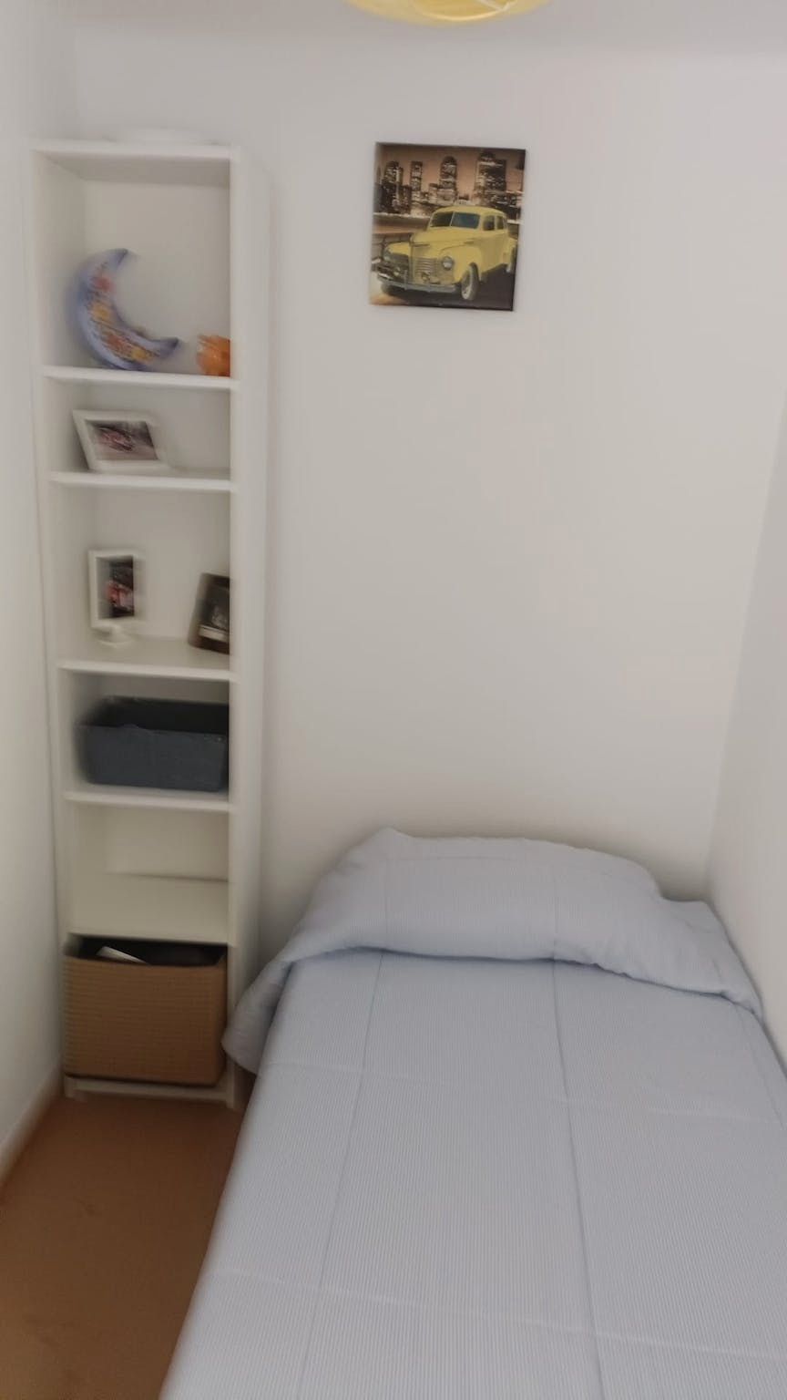 Bedroom of Flat to share in  Barcelona Capital  with Air Conditioner, Heating and Furnished