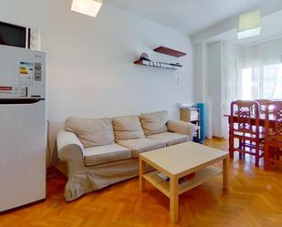 Living room of Flat to rent in  Madrid Capital  with Air Conditioner, Heating and Private garden