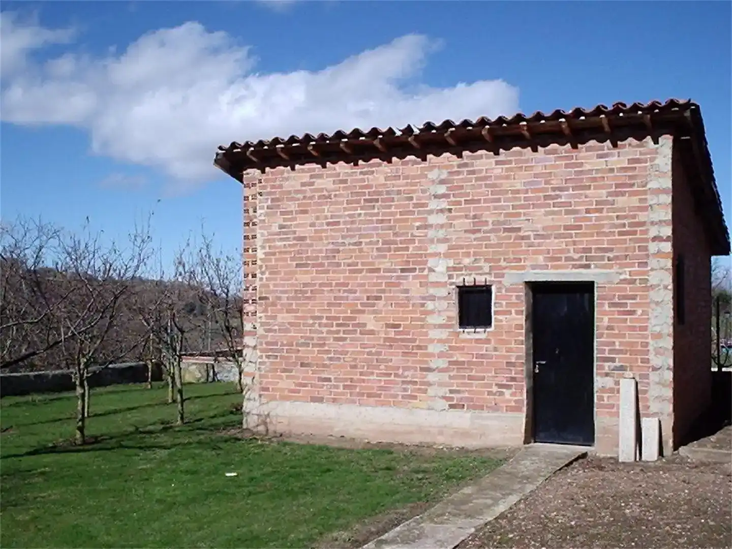 Vista exterior de Pis en venda en Castroviejo amb Jardí privat