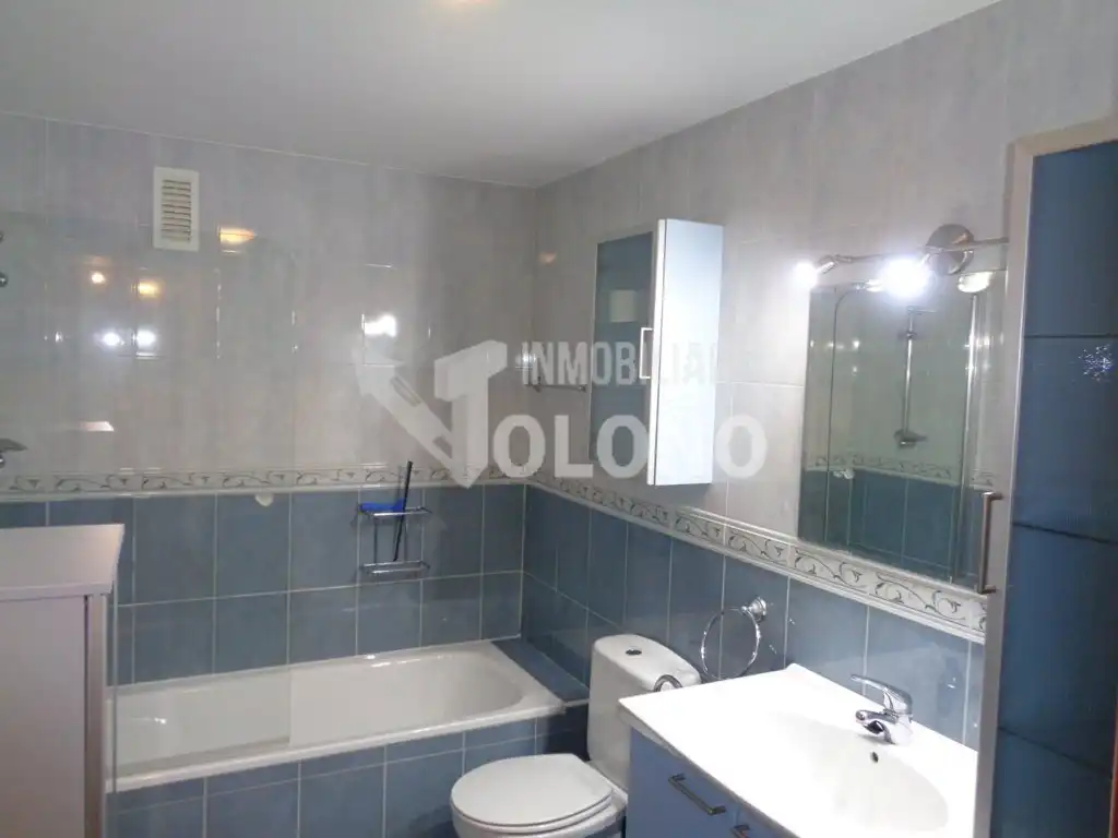 Baño de Apartamento en venta en Haro con Calefacción, Parquet y Trastero