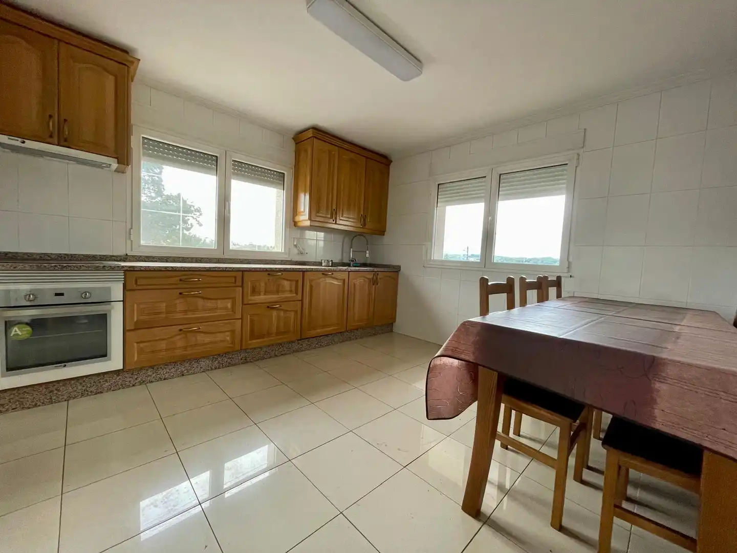 Cocina de Casa o chalet en venta en Lugo con Calefacción, Jardín privado y Parquet