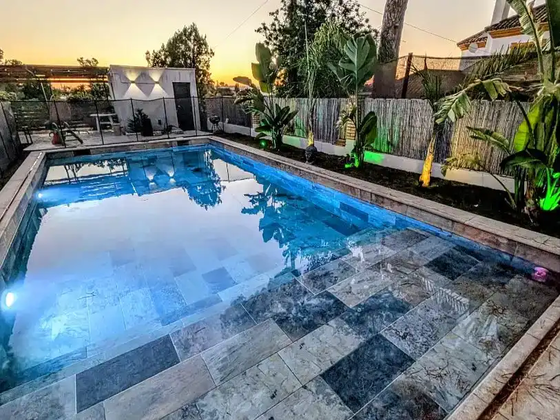 Piscina de Casa o xalet en venda en Alcalá de Guadaira amb Aire condicionat, Piscina i Balcó