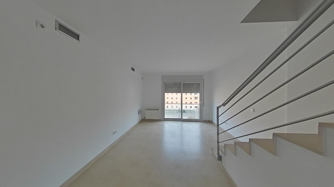 Dúplex en venta en Girona Capital con Calefacción y Balcón