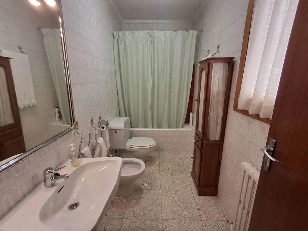 Badezimmer von Einfamilien-Reihenhaus zum Verkauf in La Roda mit Klimaanlage, Heizung und Terrasse