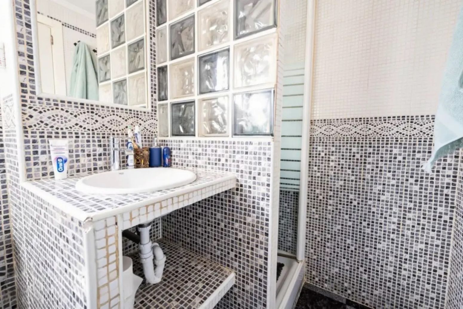 Bathroom of Flat for sale in  Madrid Capital  with Heating and Terrace