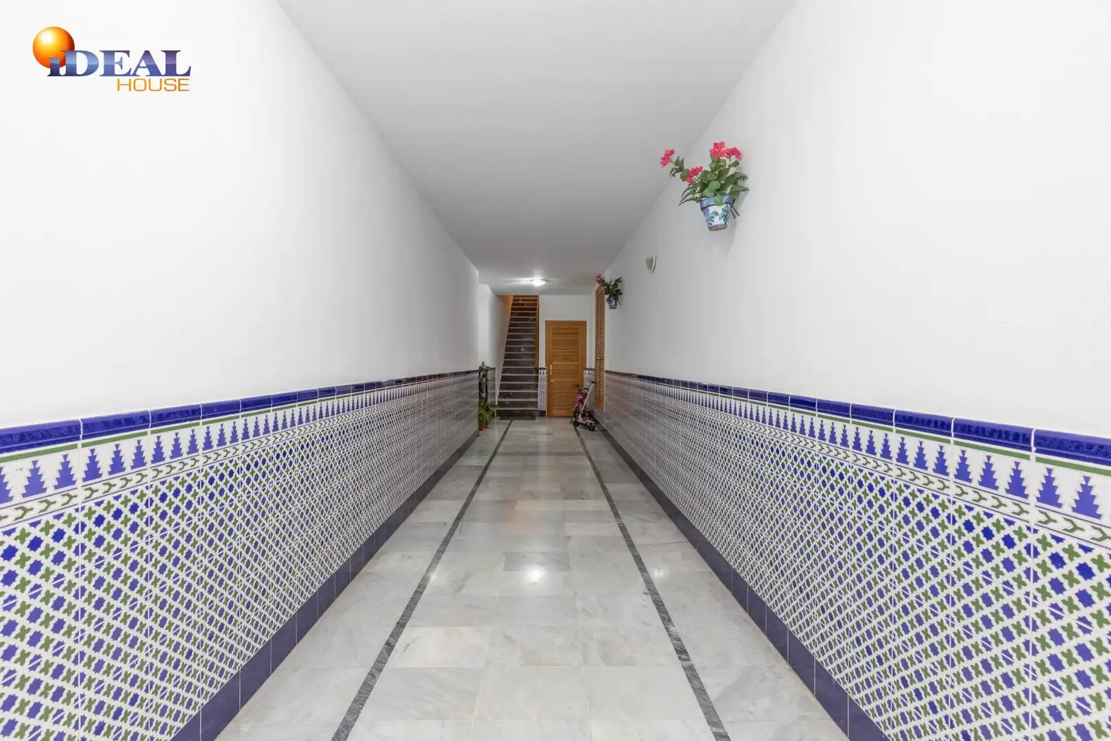 Pis en venda en Fuente Vaqueros amb Aire condicionat i Balcó