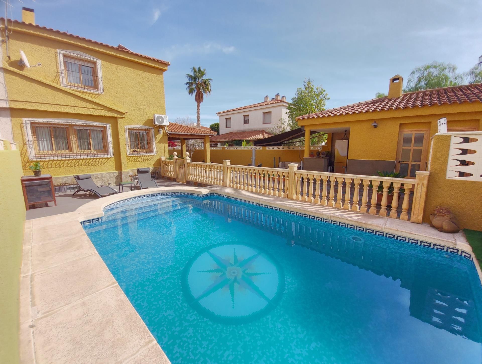 Swimming pool of Single-family semi-detached for sale in San Vicente del Raspeig / Sant Vicent del Raspeig  with Private garden, Terrace and Swimming Pool