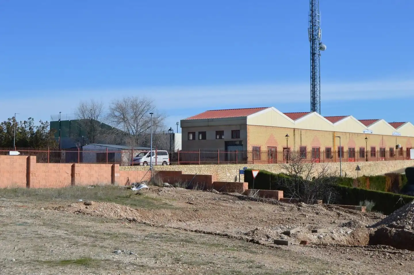 Vista exterior de Nave industrial en venta en Barajas de Melo
