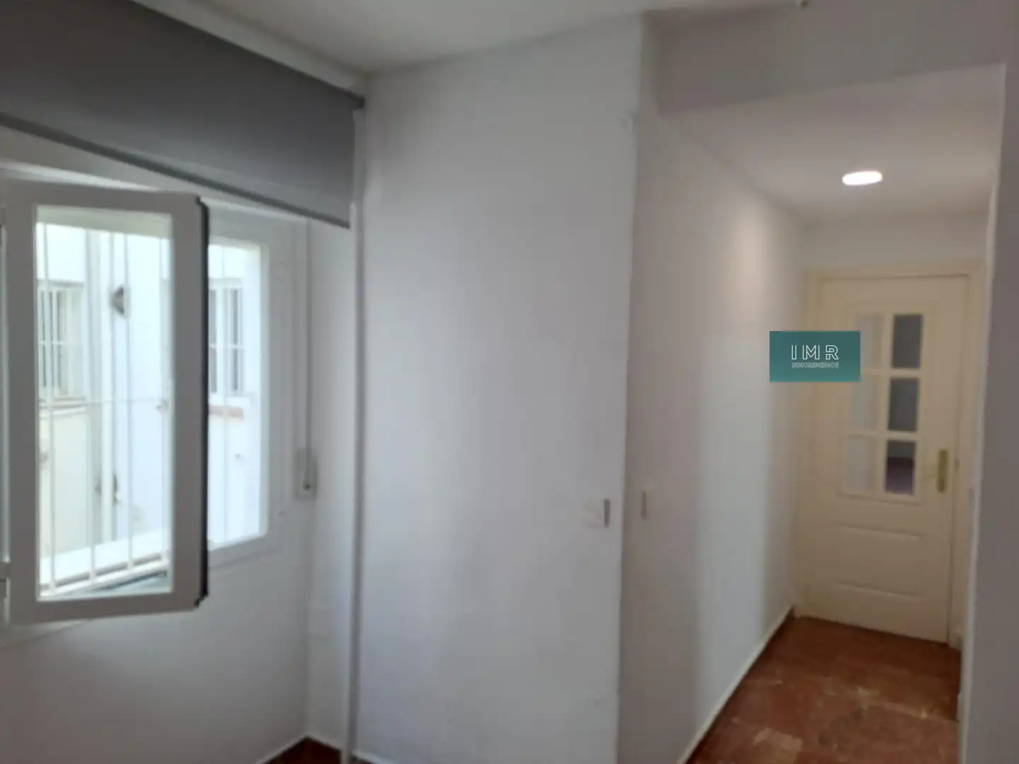 Flat for rent in Sevilla  with Air Conditioner and Storage room