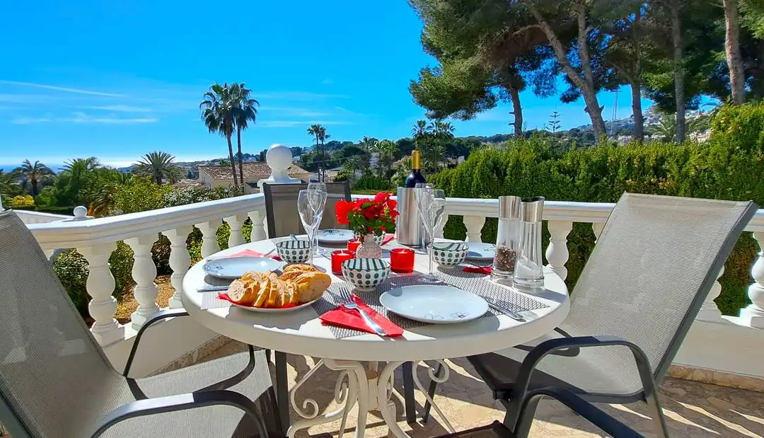 Terrasse von Einfamilien-Reihenhaus zum Verkauf in Moraira