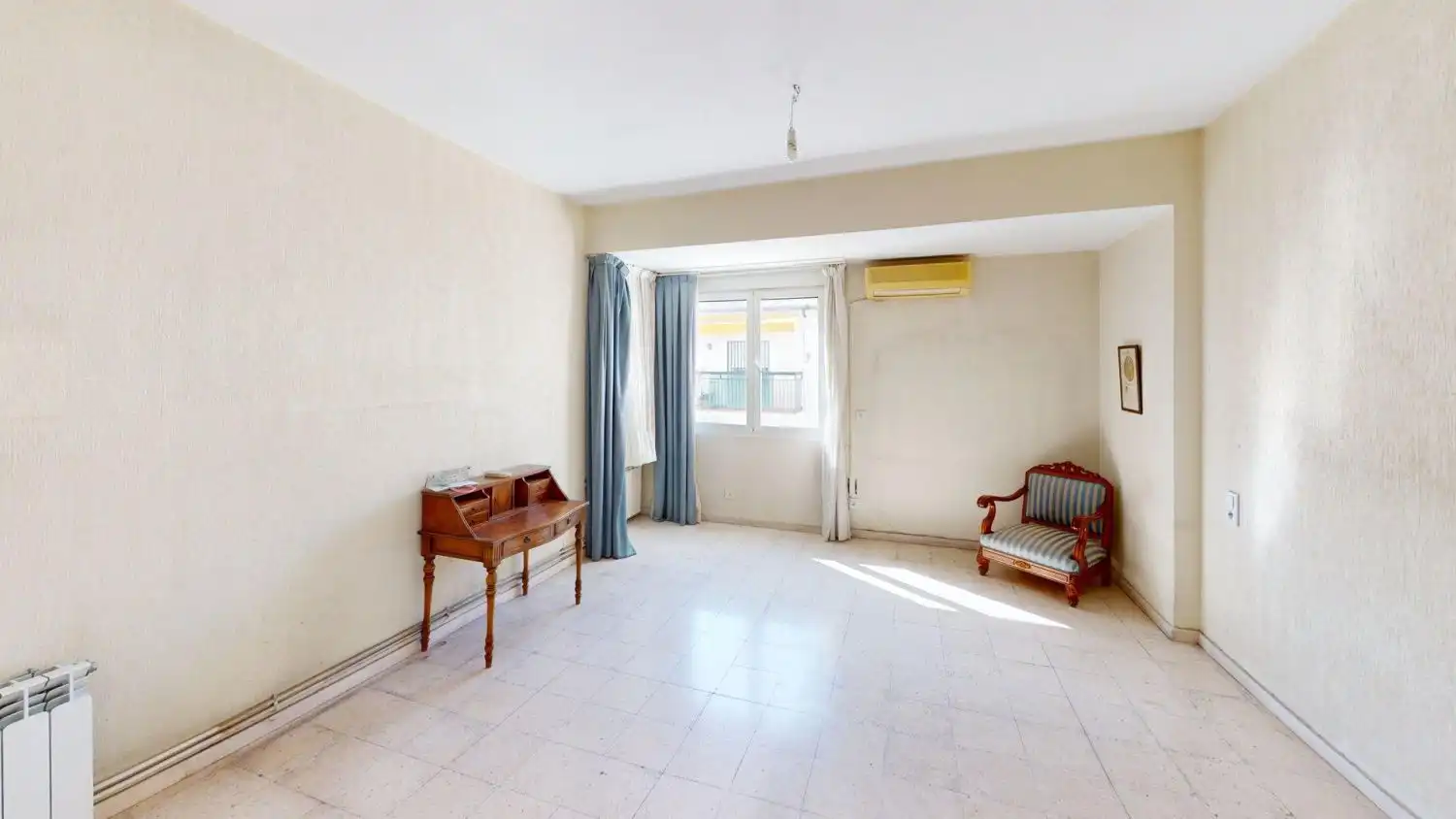 Sala de estar de Piso en venta en Sevilla con Calefacción, Terraza y Trastero