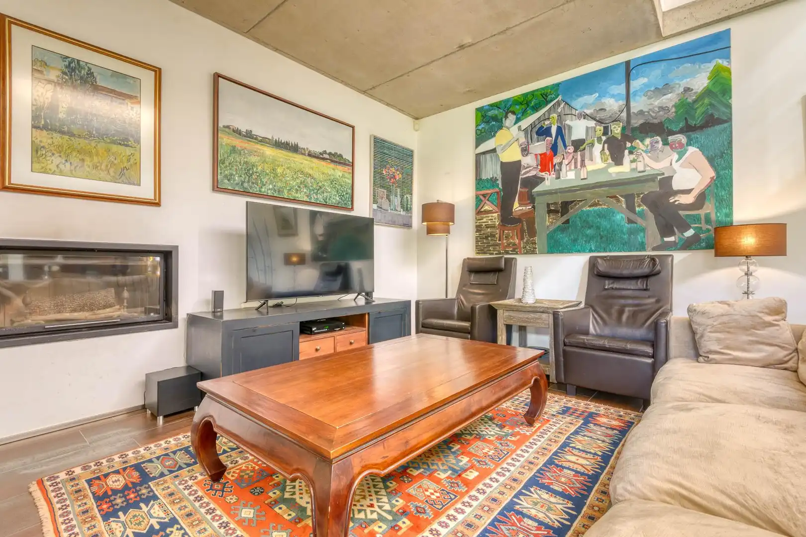 Sala de estar de Finca rústica en venta en Boadella i les Escaules con Calefacción, Jardín privado y Terraza