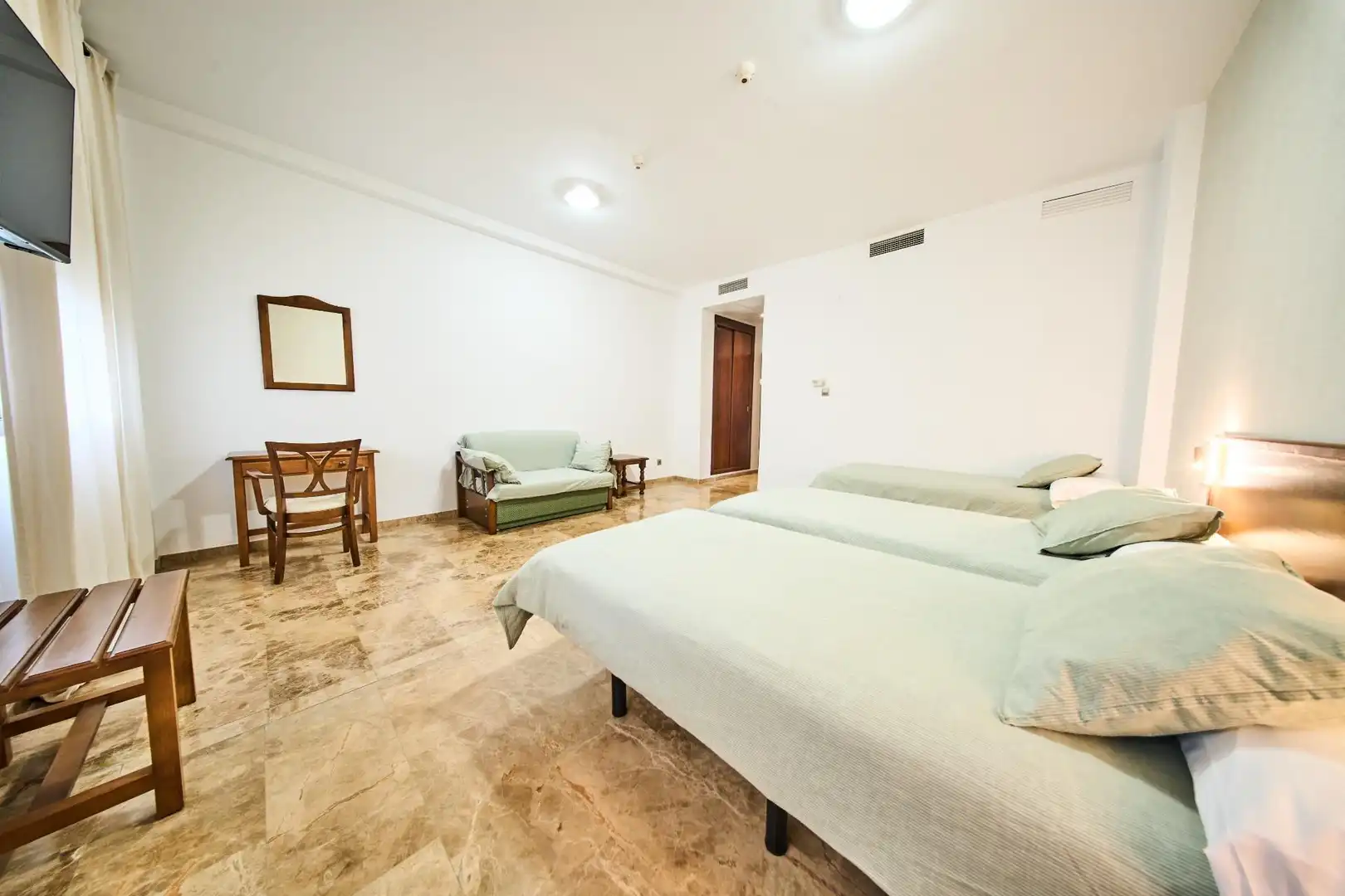 Bedroom of Buildings for sale in Quesada