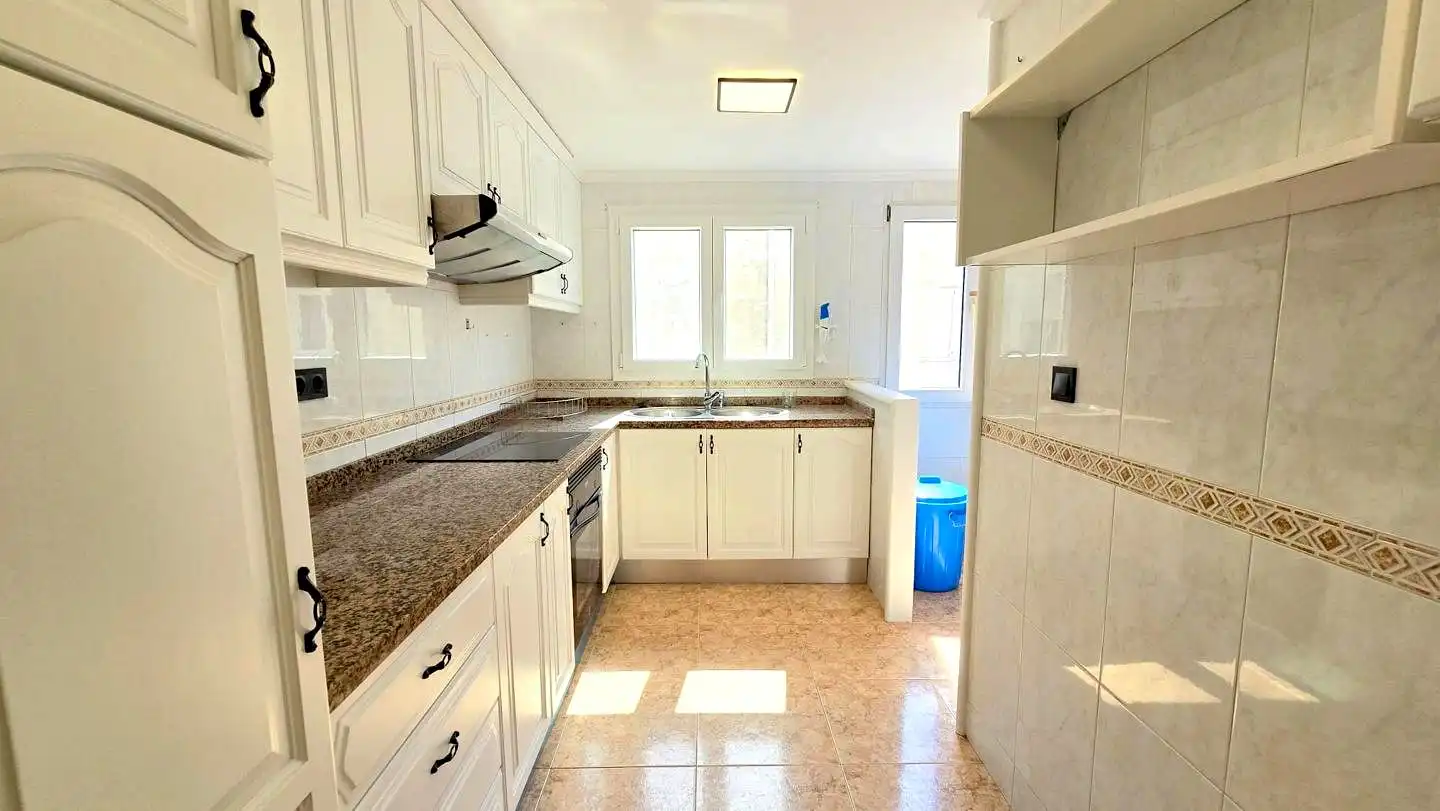 Küche von Wohnung zur Miete in Gandia mit Klimaanlage, Terrasse und Möbliert