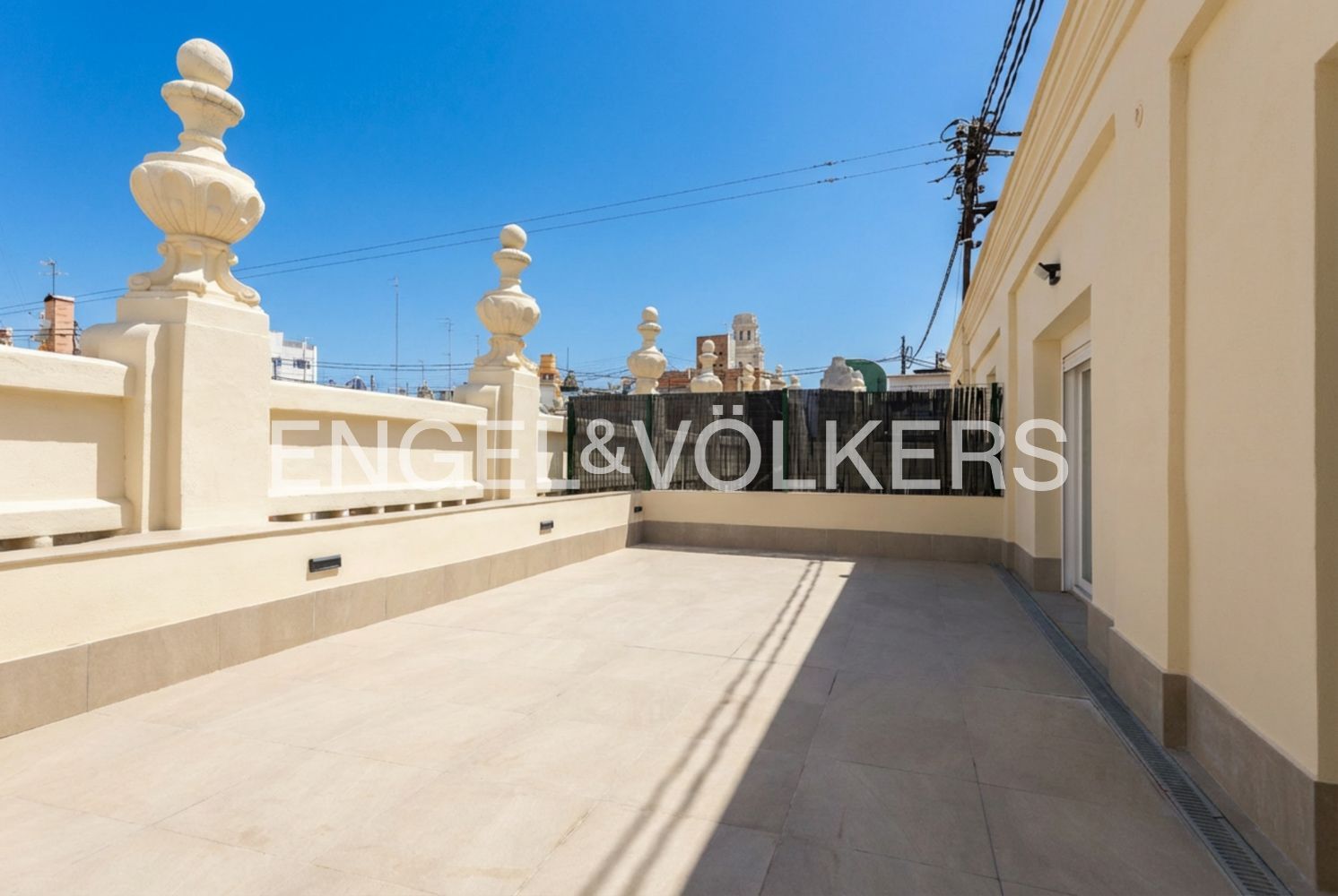 Terrace of Attic for rent in  Valencia Capital  with Air Conditioner, Heating and Terrace