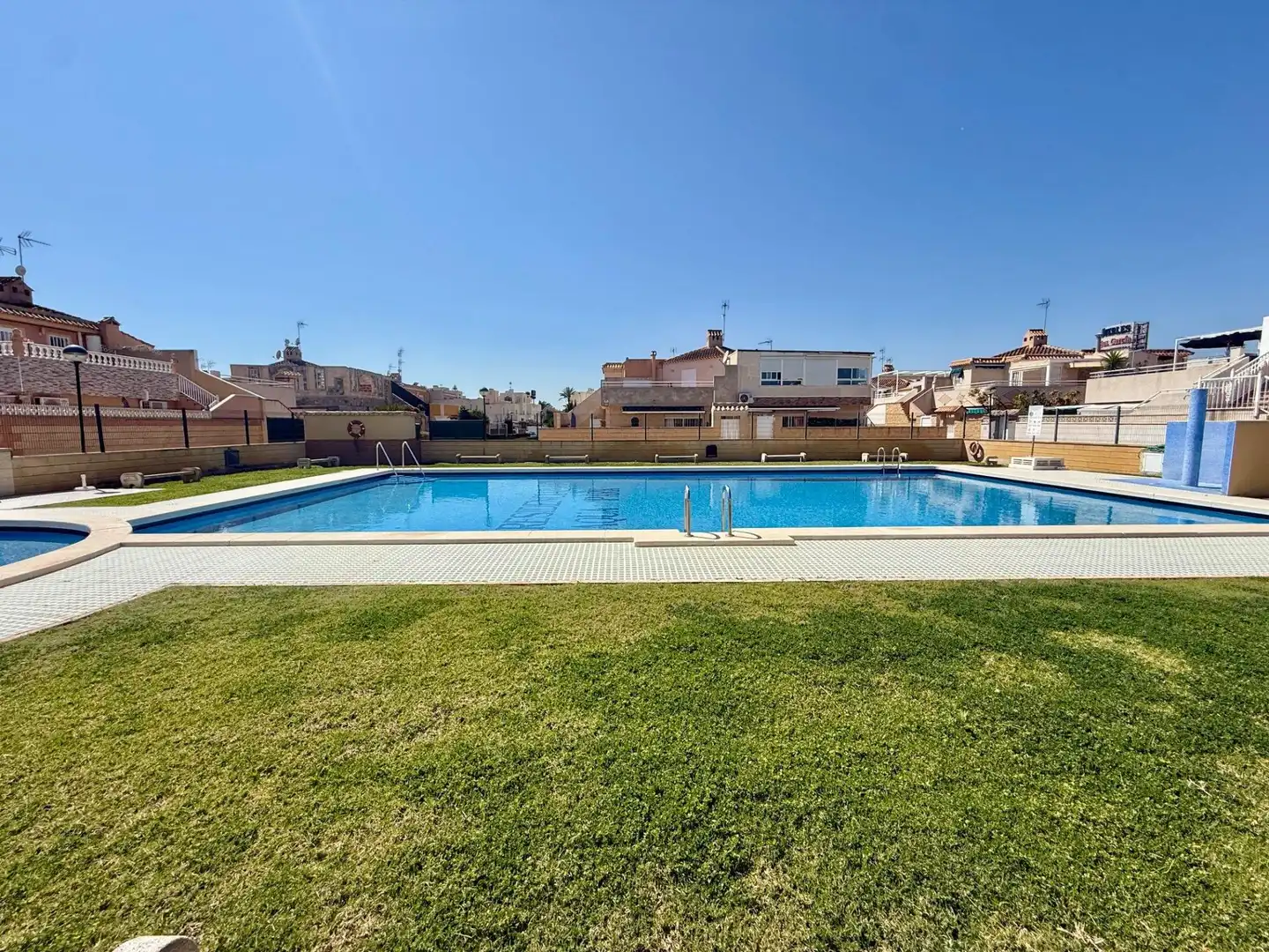 Piscina de Finca rústica en venta en Torrevieja con Piscina y Piscina comunitaria