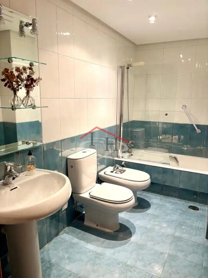 Bathroom of Flat for sale in León Capital   with Heating, Parquet flooring and Storage room