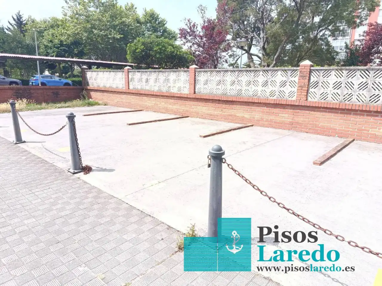 Parkplatz von Garage zum Verkauf in Laredo