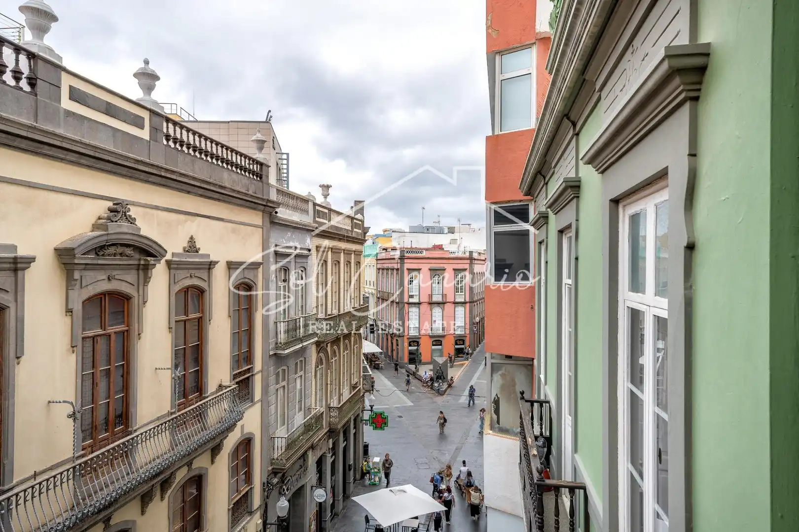 Vista exterior de Pis en venda en Las Palmas de Gran Canaria amb Balcó