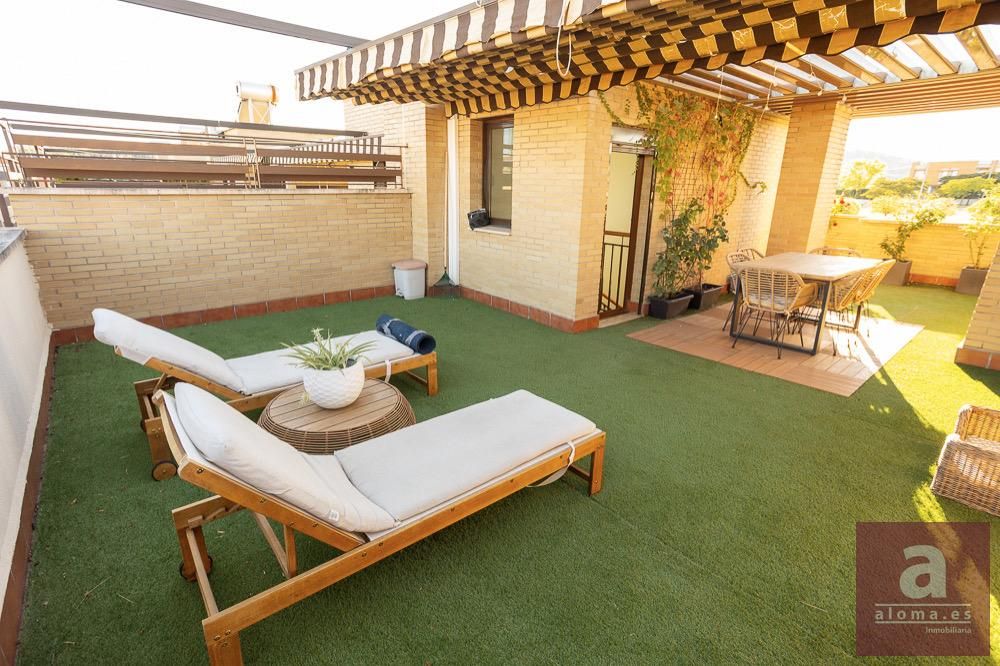 Terrassa de Casa adosada en venda en Cáceres Capital amb Aire condicionat, Calefacció i Terrassa