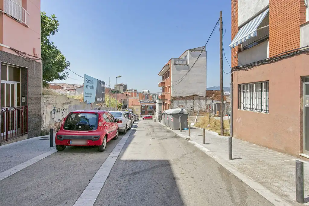 Außenansicht von Büro zum Verkauf in Badalona