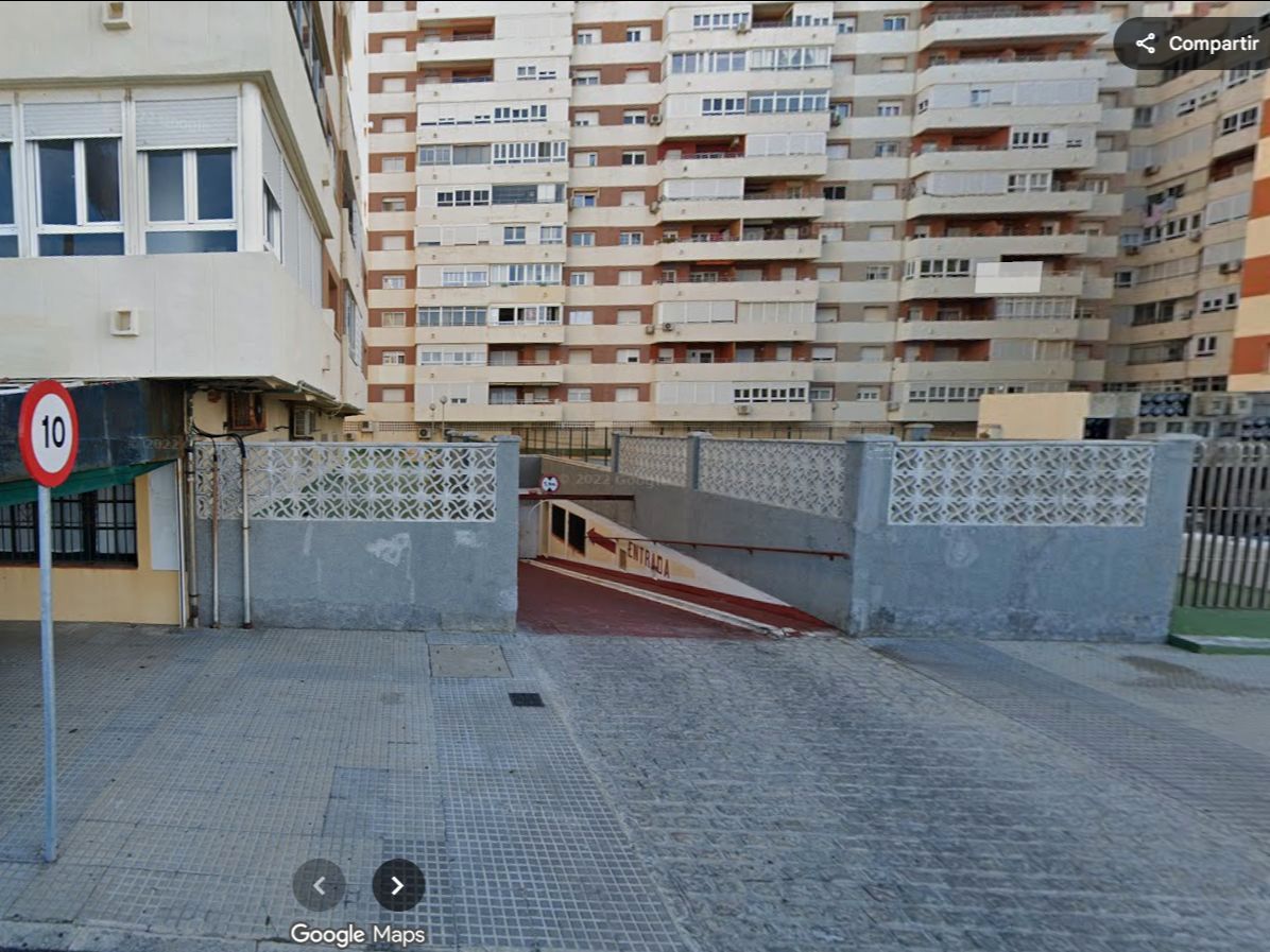 Vista exterior de Garaje de alquiler en  Cádiz Capital
