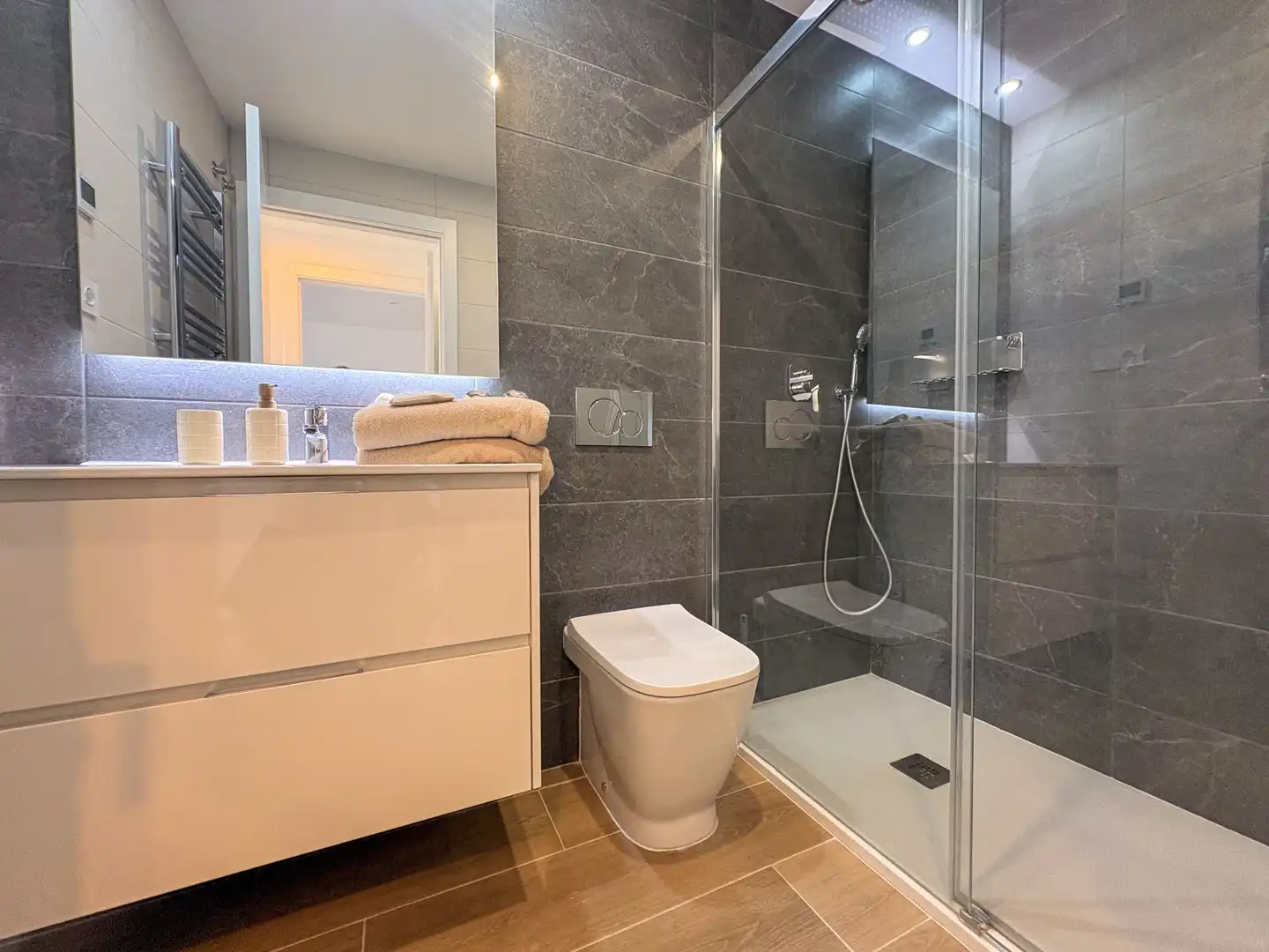Baño de Piso de alquiler en Torrevieja con Aire acondicionado, Calefacción y Terraza