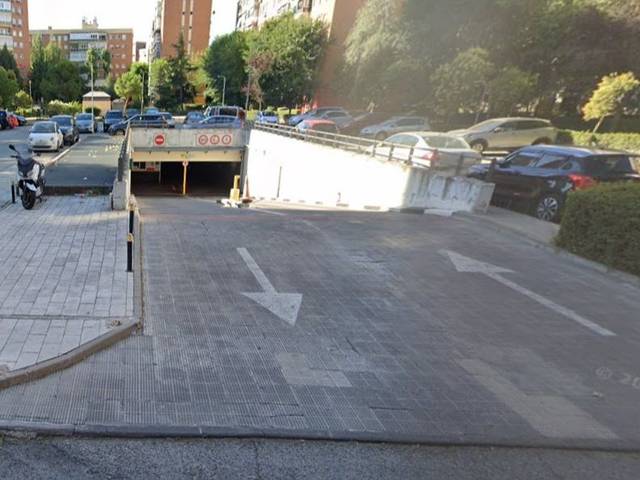 Garaje en Alquiler en Calle de Tembleque, 128 en Aluche