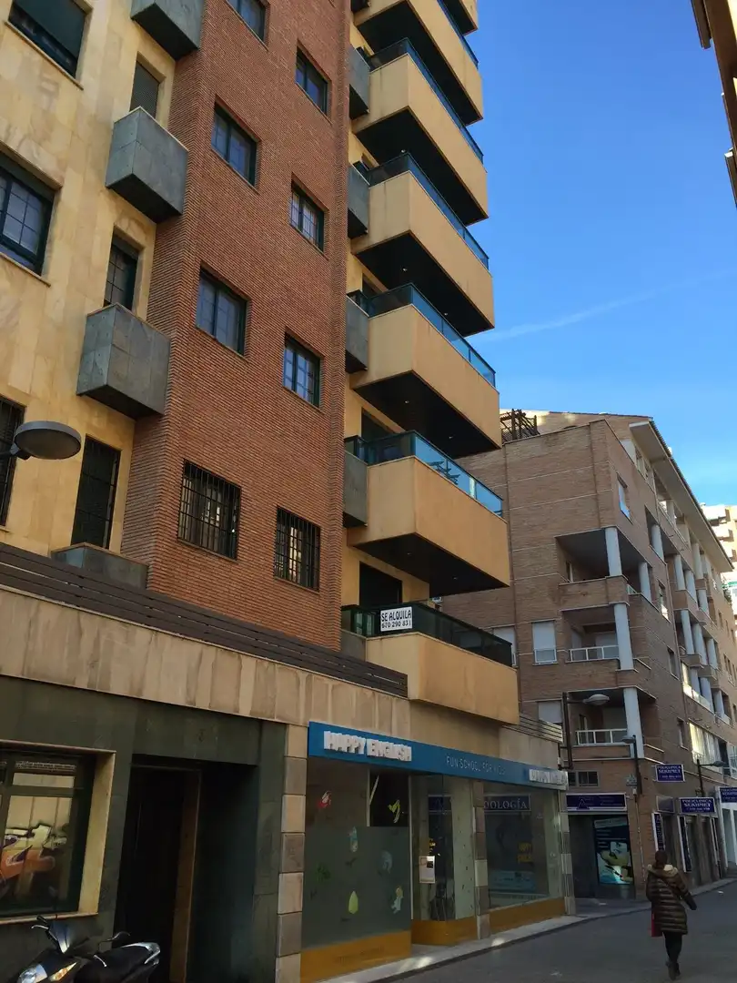Außenansicht von Wohnungen zur Miete in Granada mit Klimaanlage, Heizung und Terrasse
