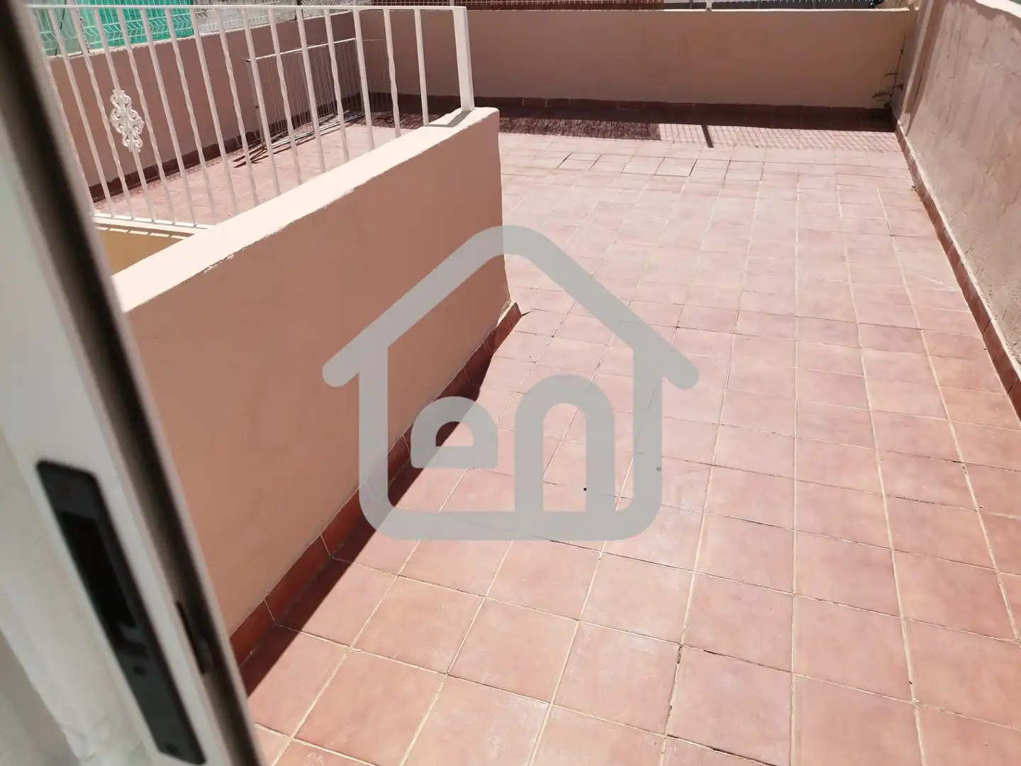 Casa adosada en venta en Calle Bodega, Requena