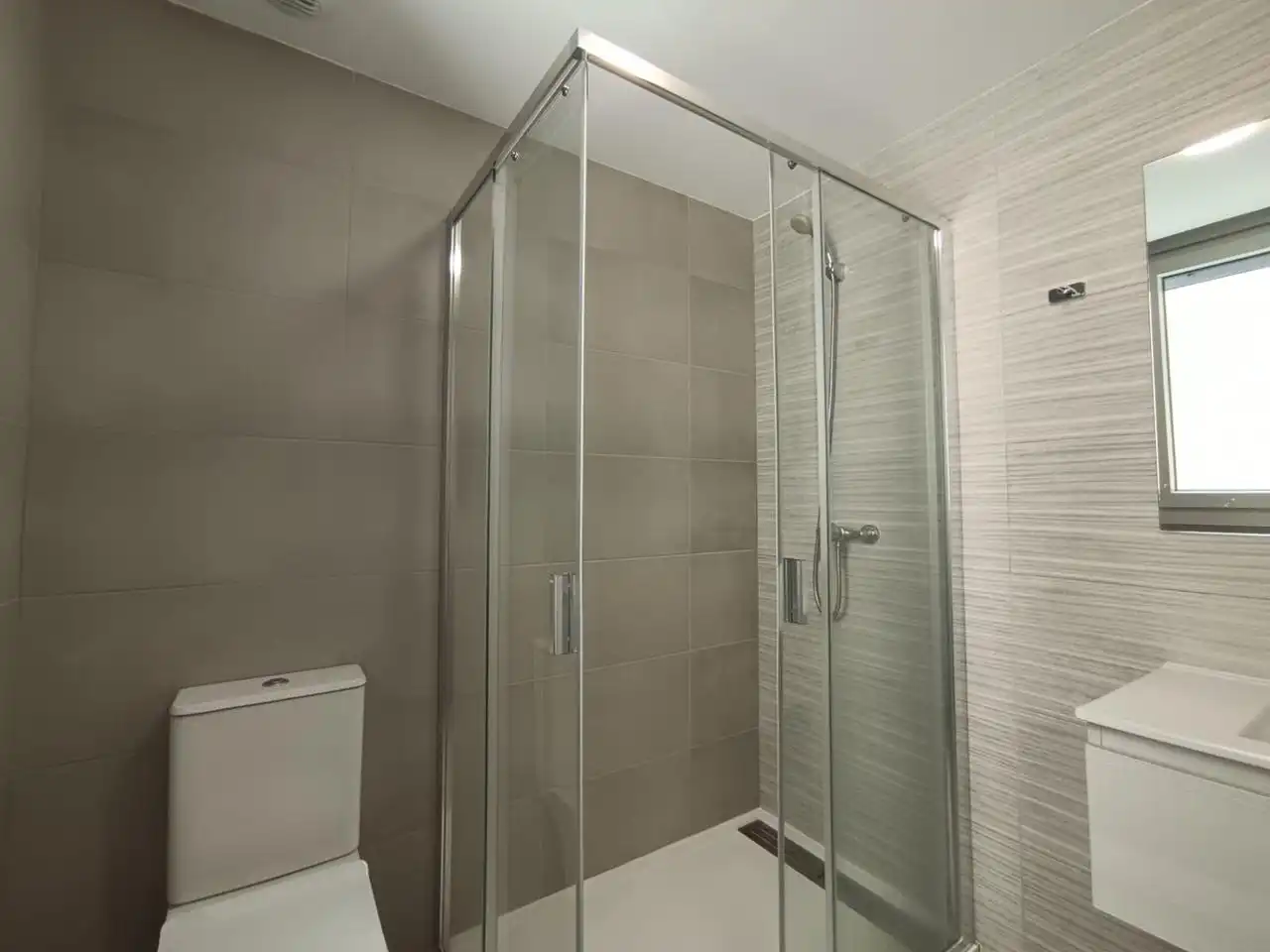 Bathroom of Duplexes for sale in Alcalá de Henares  with Air Conditioner, Heating and Terrace