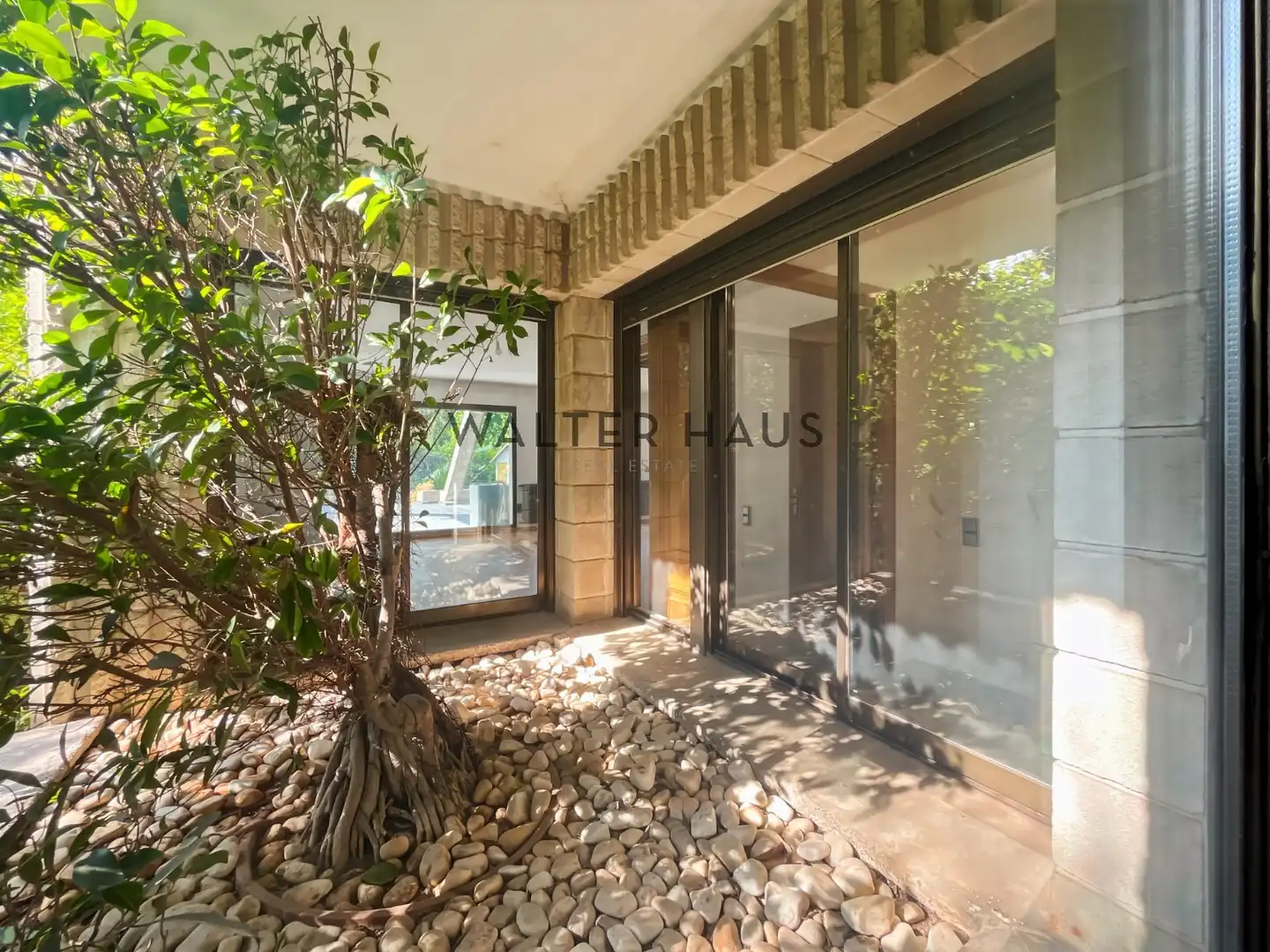 Houses for rent in Carrer d'Àngel Guimerà, L'Eixample