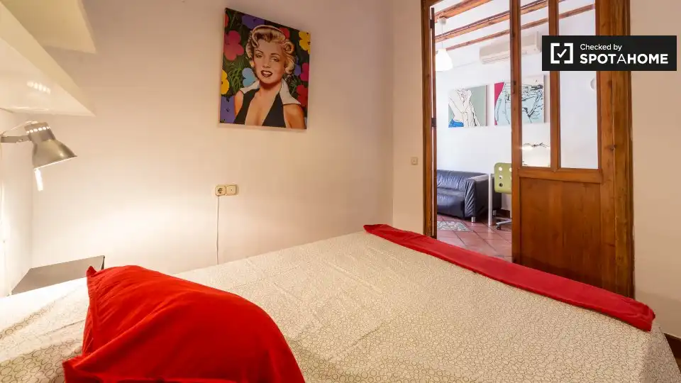 Schlafzimmer von Wohnung zur untervermieten in Valencia mit Klimaanlage, Heizung und Möbliert