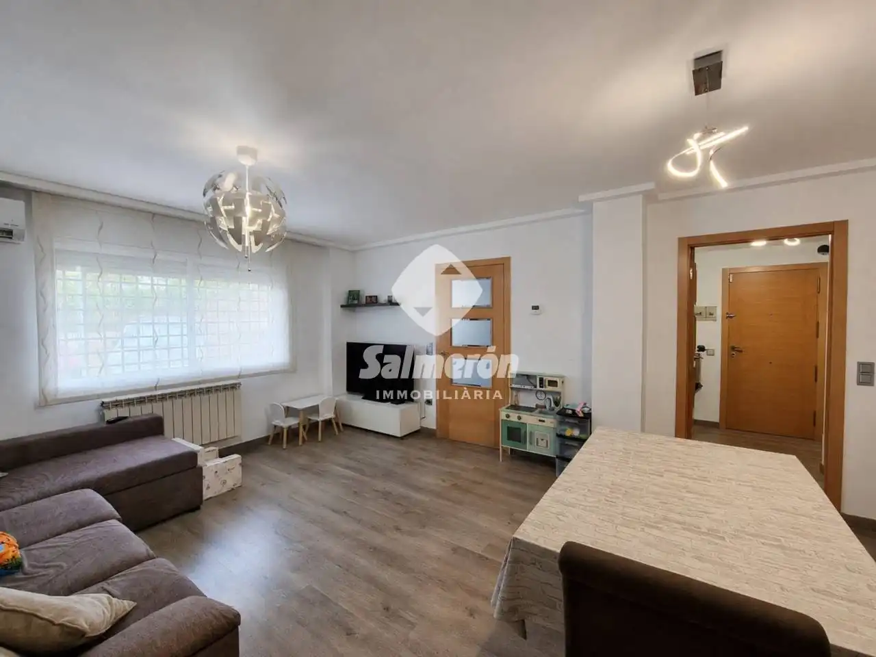 Sala de estar de Piso en venta en Palafolls con Aire acondicionado, Calefacción y Parquet