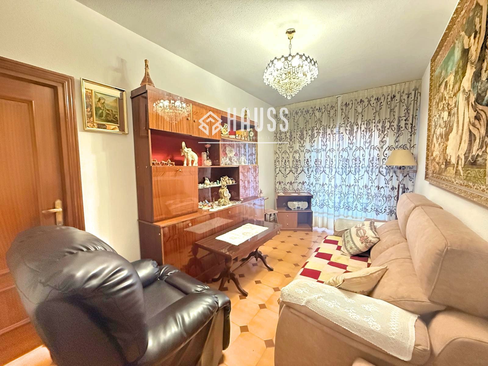 Living room of Flat for sale in  Madrid Capital  with Heating, Terrace and Furnished