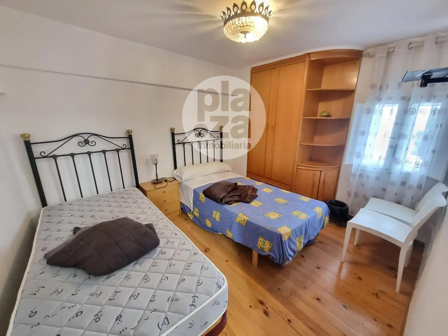 Dormitori de Casa o xalet de lloguer en Burgos amb Calefacció, Traster i Moblat