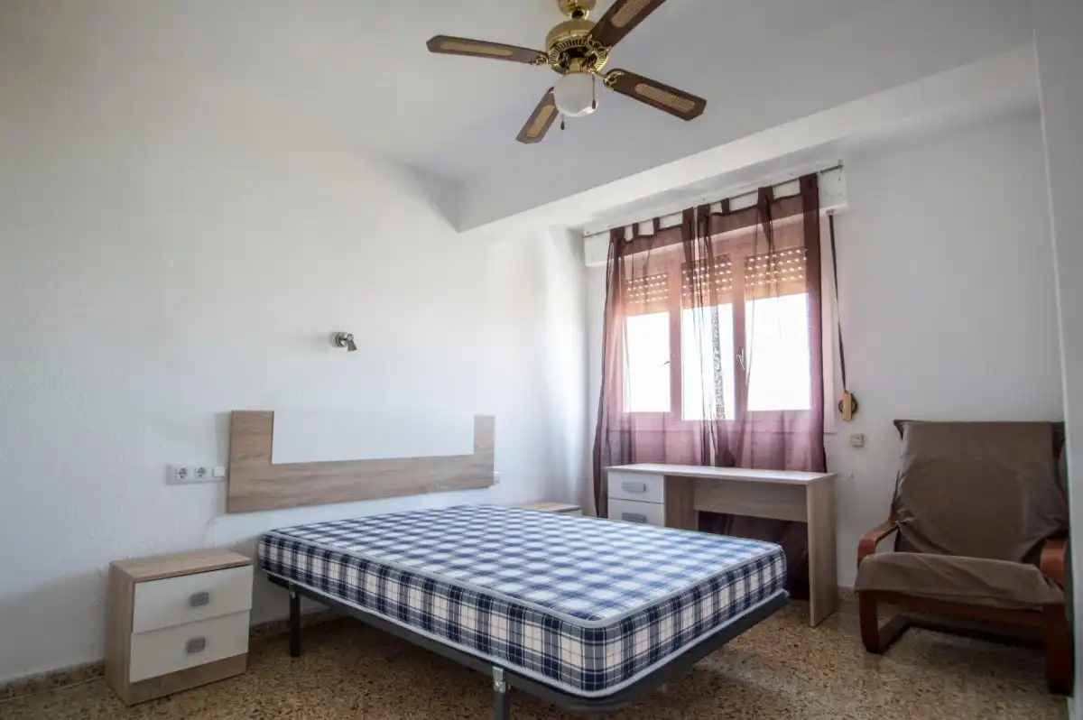 Flat for rent in Ciudad Jardín - Tagarete - El Zapillo