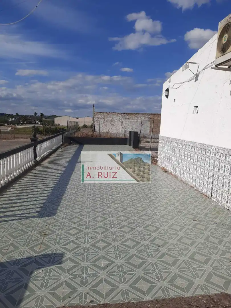 Terrassa de Edifici en venda en Lucena
