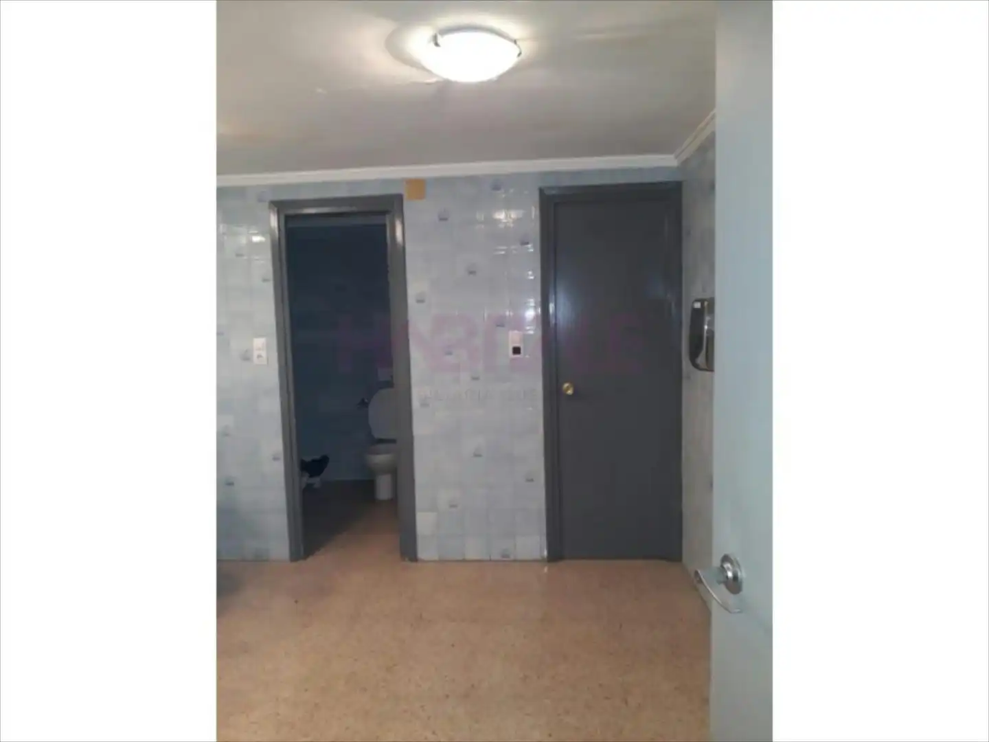 Bathroom of Office for rent in Zaragoza