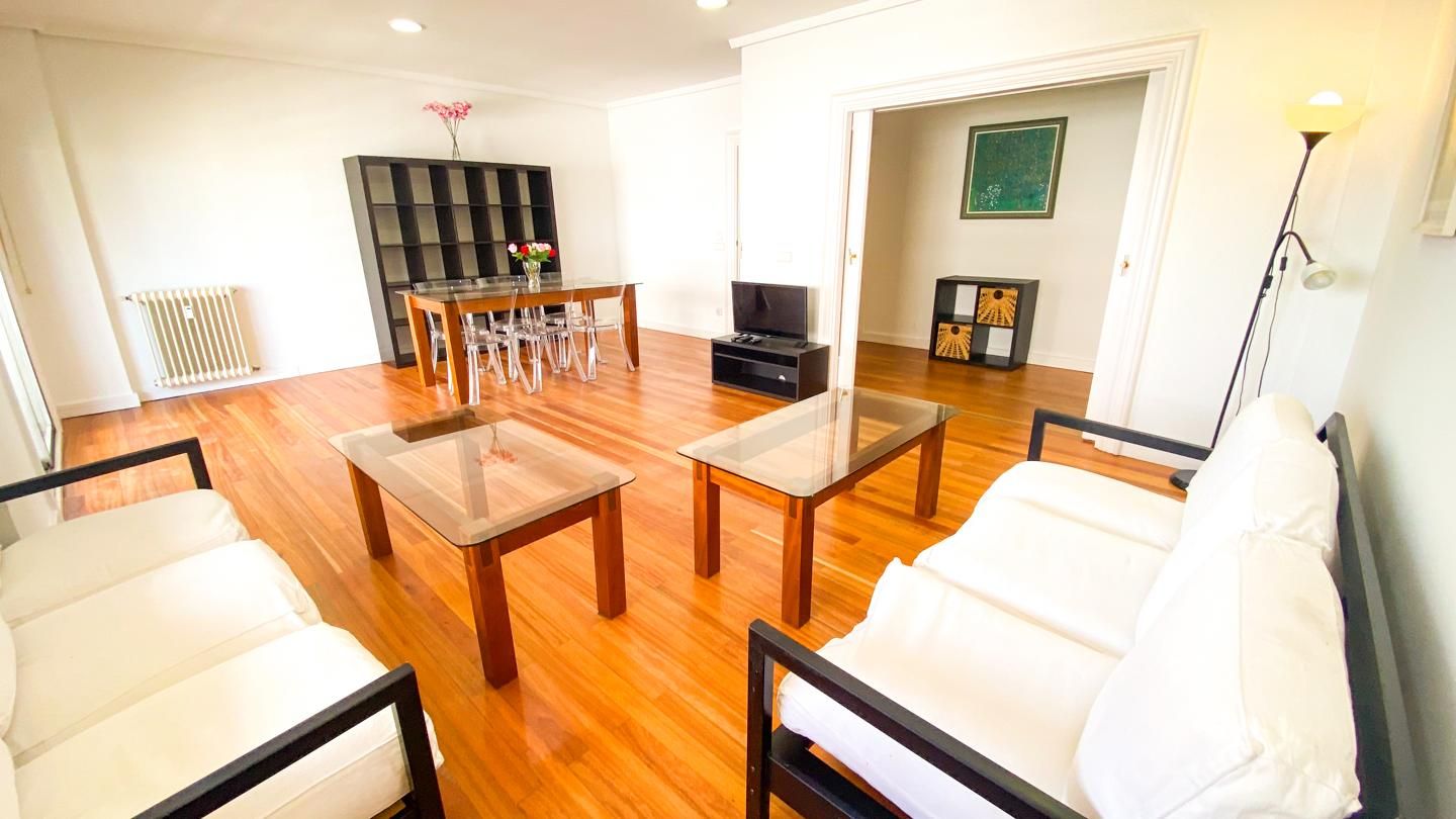 Sala de estar de Piso de alquiler en  Madrid Capital con Calefacción, Terraza y Amueblado
