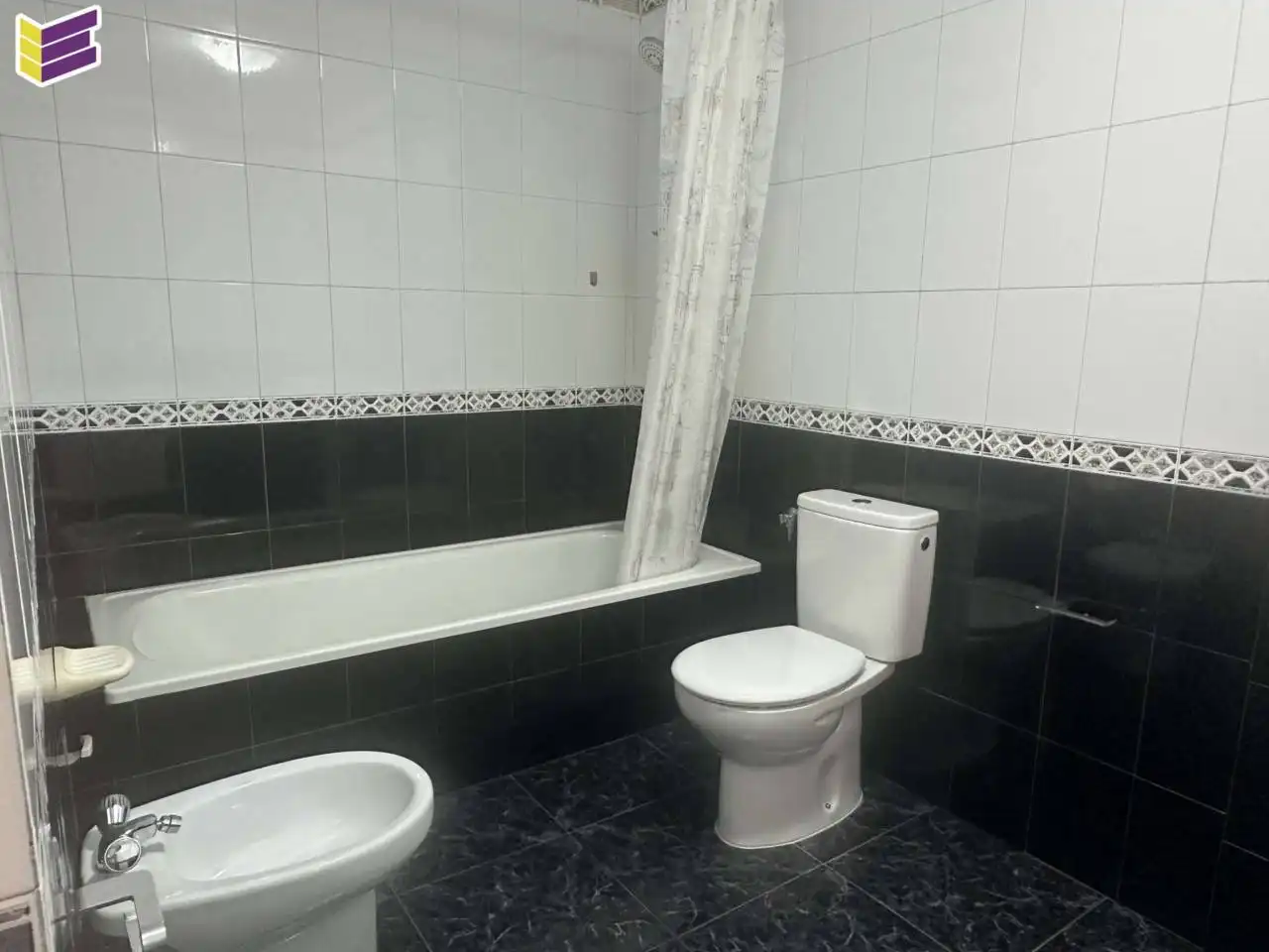 Bathroom of Flat for rent in Redondela  with Heating and Storage room