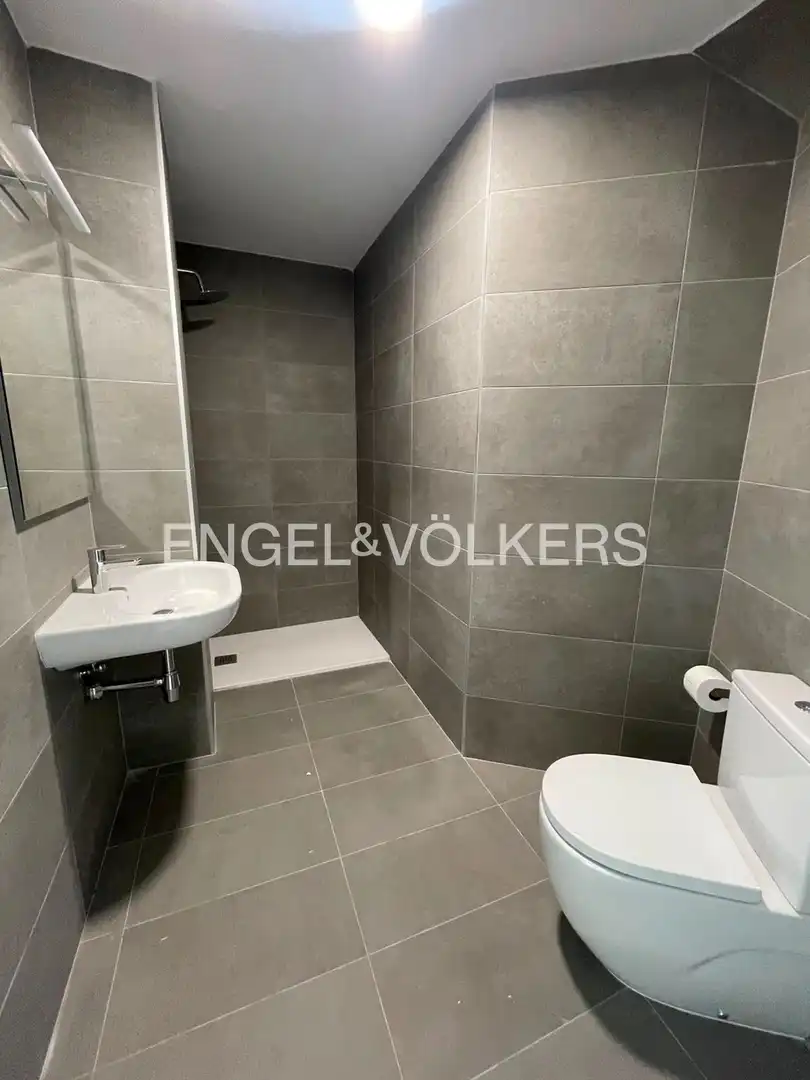 Baño de Dúplex de alquiler en Pozuelo de Alarcón con Aire acondicionado, Calefacción y Terraza