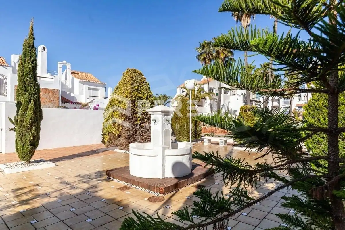 Vista exterior de Apartamento en venta en Roquetas de Mar con Aire acondicionado, Jardín privado y Terraza