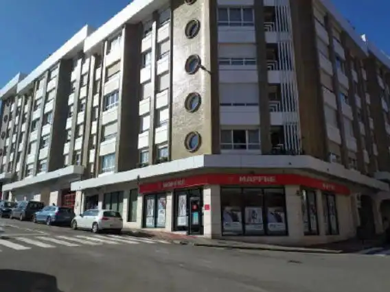 Locale commerciale in vendita a C/ Fausto Vigil