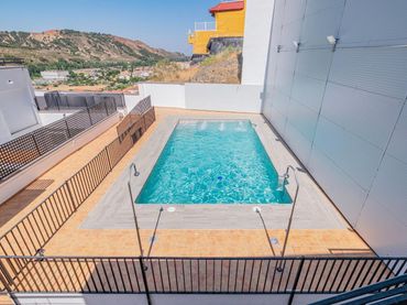 Pis amb piscina en venda a Camino Viejo de Guejar