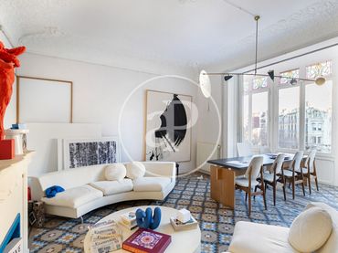 Wohnung mit Balkon zum Verkauf in Rambla de Catalunya