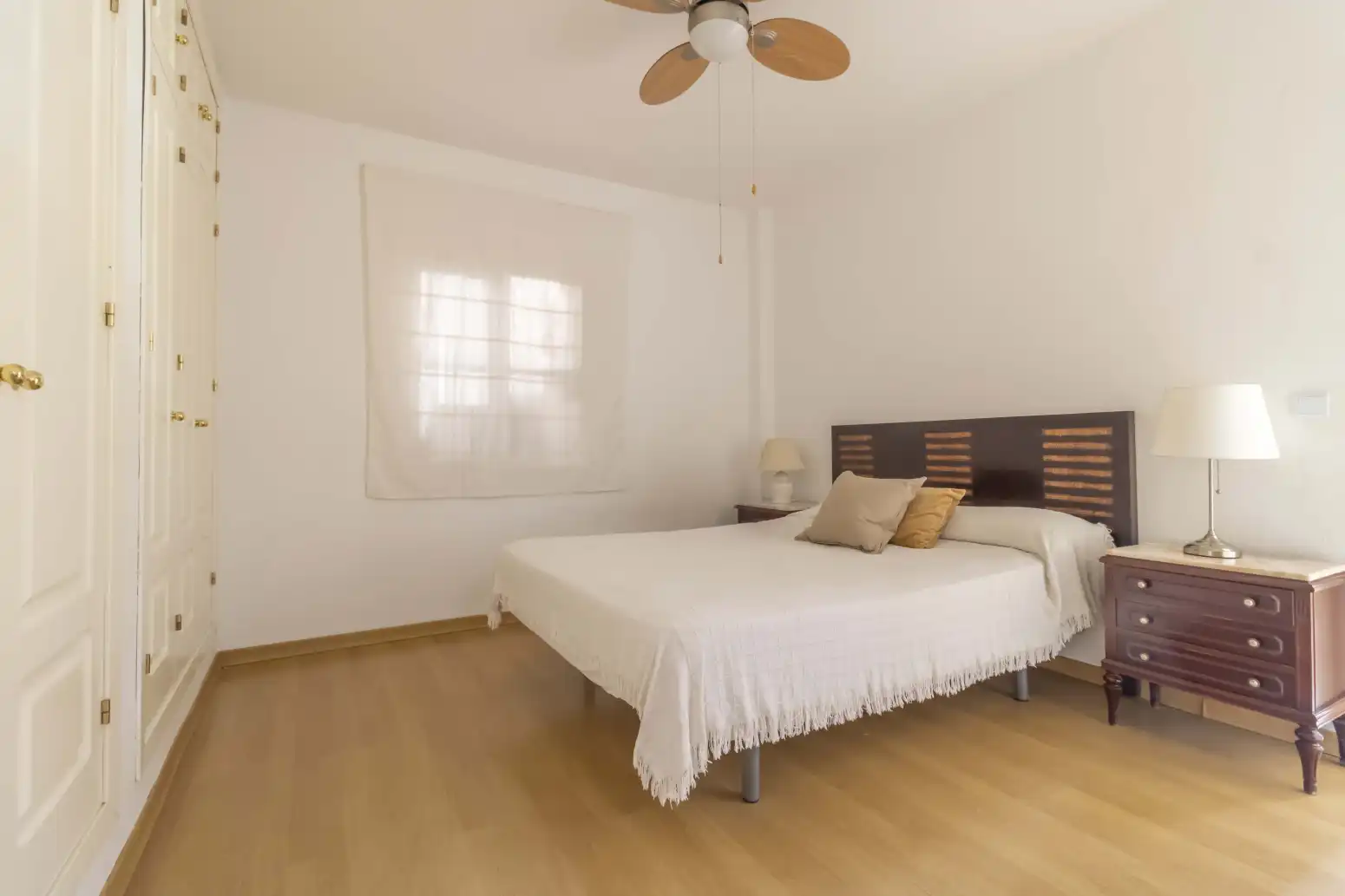 Bedroom of Houses for sale in Carmona  with Air Conditioner, Private garden and Swimming Pool